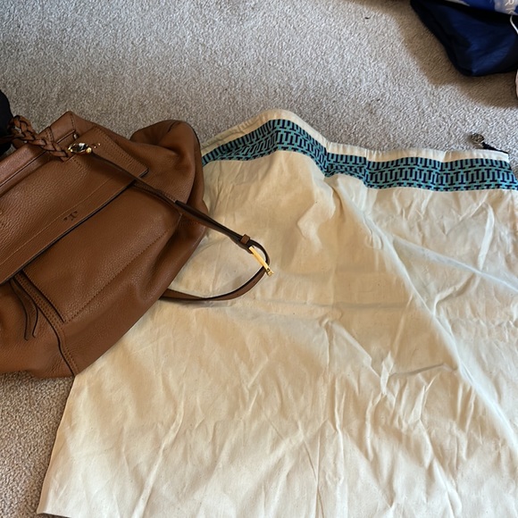 Tory Burch Large Half Moon Satchel Camel - Picture 11 of 11